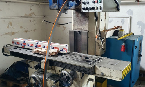 Concole milling machine TOS Olomouc FGV 32 (2007)