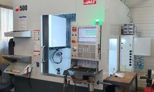 Vertical Machining Center HAAS UMC 500 (2021)