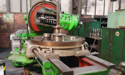 Gear hobbing machine TOS Čelákovice FO 25 (GO 1964)