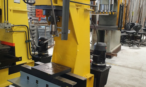 Hydraulic Press Rakovnické tvářecí stroje s.r.o. CDCR 28/74-2 (2005)