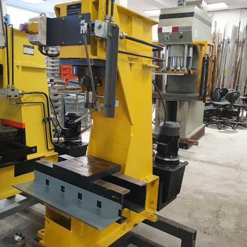 Hydraulic Press Rakovnické tvářecí stroje s.r.o. CDCR 28/74-2 (2005)