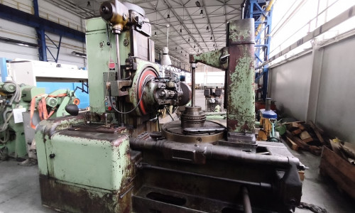Gear hobbing machine TOS Čelákovice FO 10 (1966)